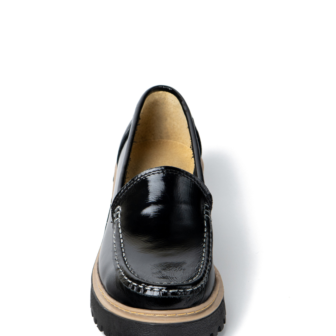 MOCASIN CUERO CHAROL NEGRO ART 063