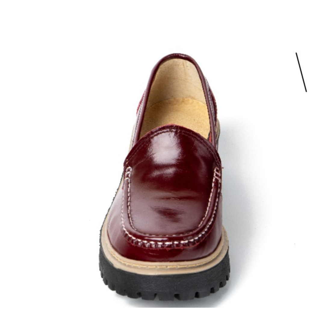 Mocasin cuero charol burdeo art 063