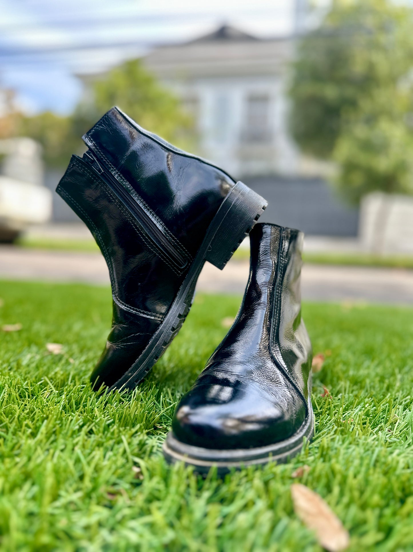 BOTIN CUERO CHAROL NEGRO ART 019