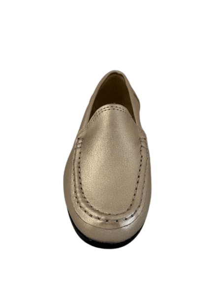 Mocasín de cuero metalizado dorado con diseño elegante y plantilla acolchada para mayor comodidad.