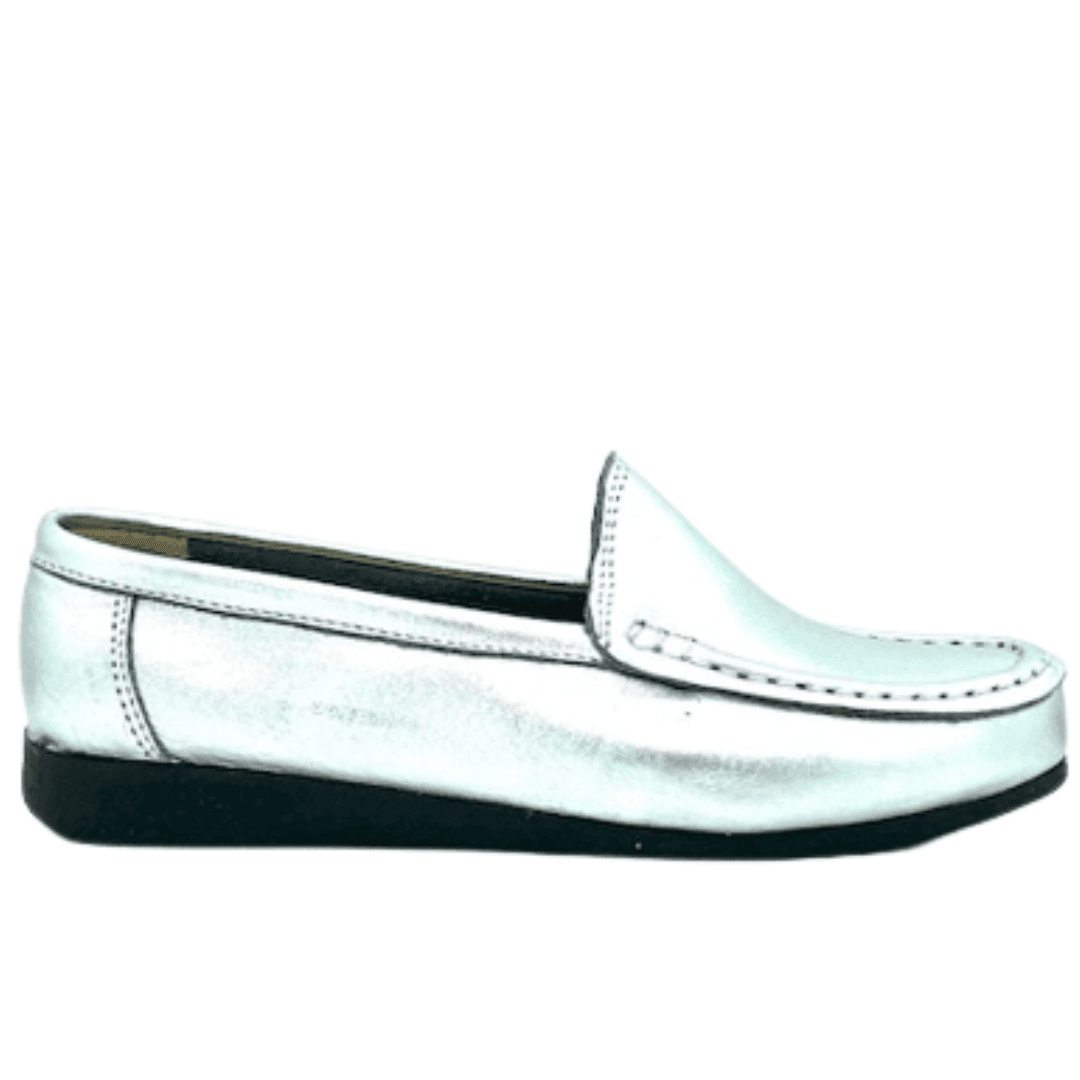 MOCASIN CUERO METALIZADO PLATA ART 218 - Mocasines