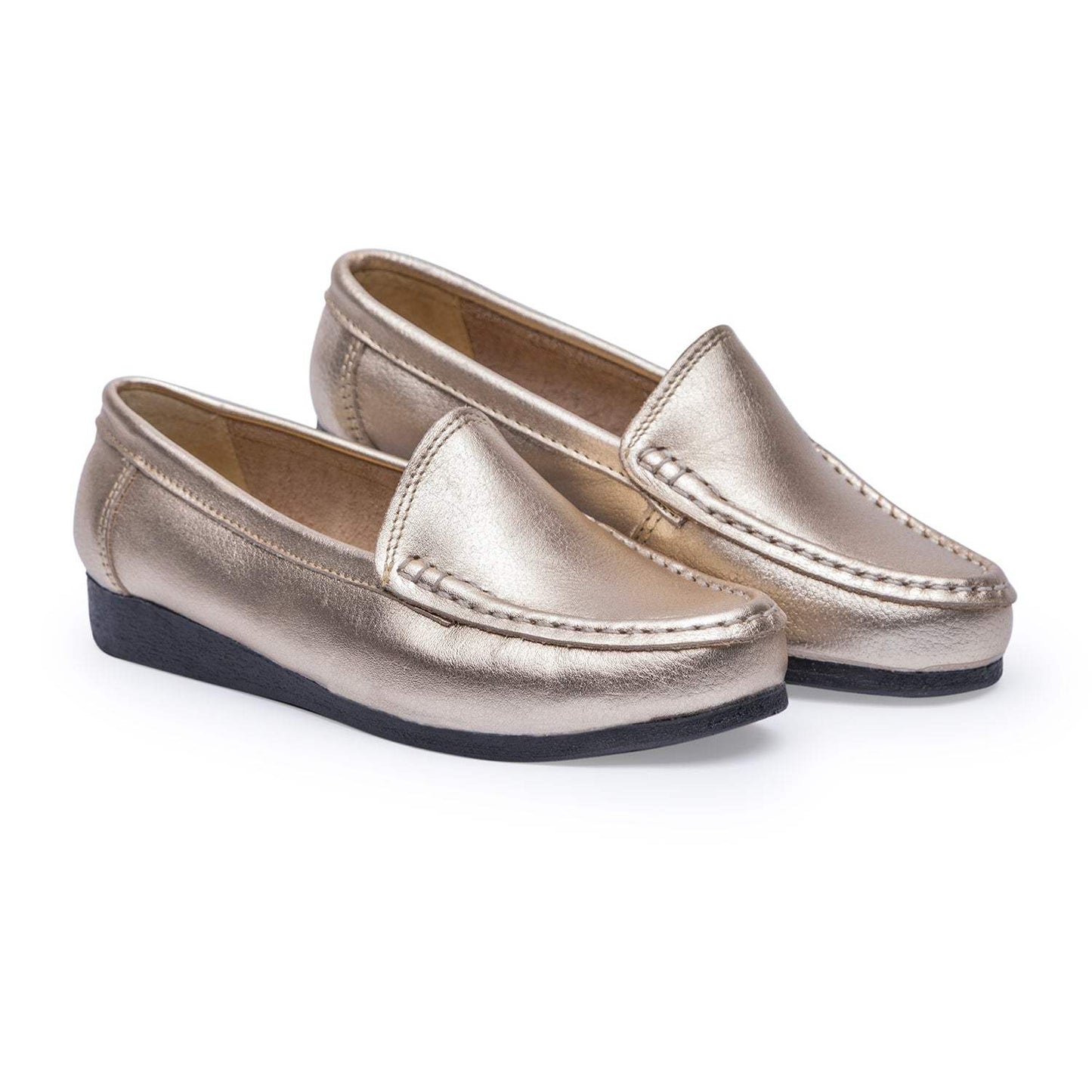 Mocasín de cuero metalizado dorado elegante y cómodo para uso diario