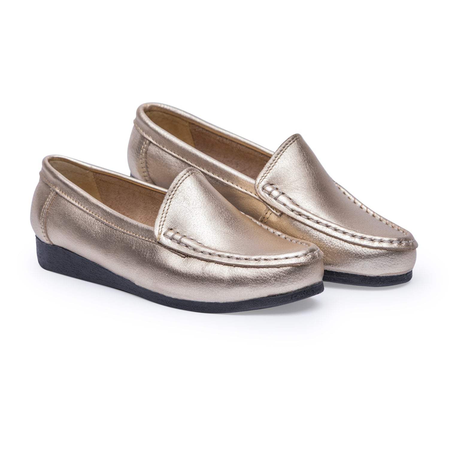 Mocasín de cuero metalizado dorado elegante y cómodo para uso diario