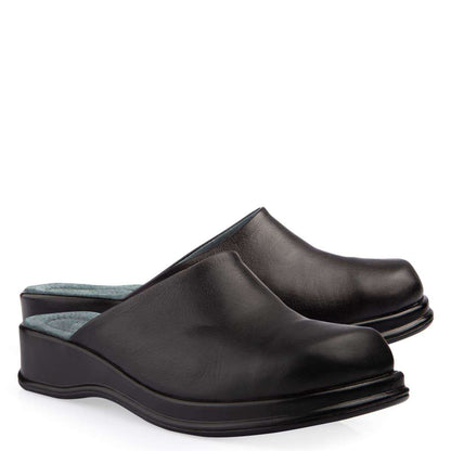PUNTILLA CUERO NEGRA ART 203- Mocasines
